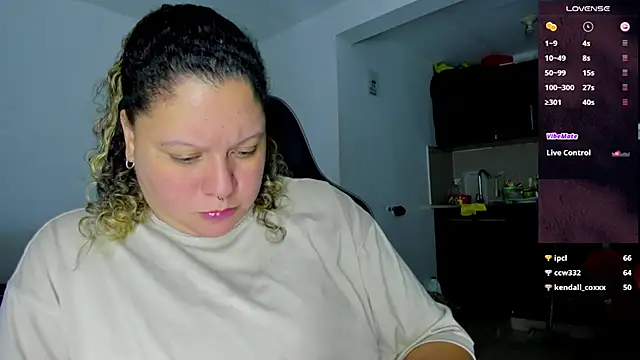 Snapshot of mariana_maze chatting on 01-06-25, 03:31 mariana maze online show from 01-06-25, 03:31