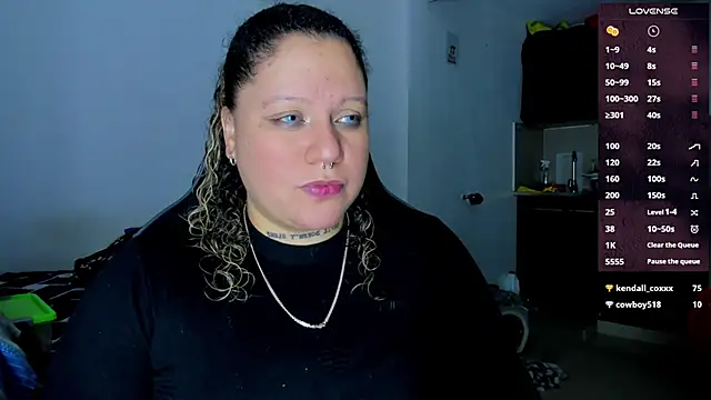 Snapshot of mariana_maze chatting on 01-08-25, 04:02 mariana maze online show from 01-08-25, 04:02