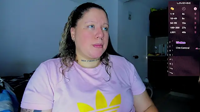 Snapshot of mariana_maze chatting on 01-08-25, 09:23 mariana maze online show from 01-08-25, 09:23