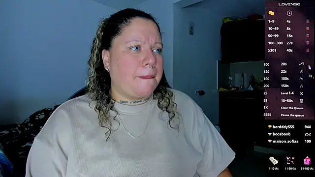 Snapshot of mariana_maze chatting on 01-09-25, 04:19 mariana maze online show from 01-09-25, 04:19