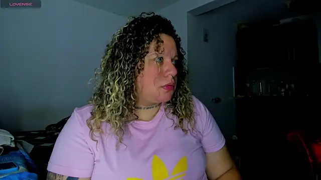 Snapshot of mariana_maze chatting on 01-11-25, 04:16 mariana maze online show from 01-11-25, 04:16