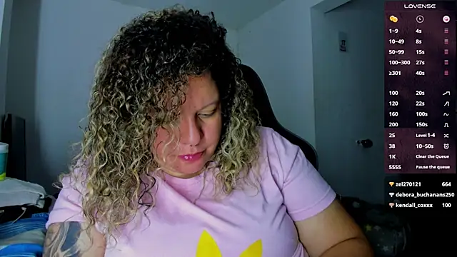 Snapshot of mariana_maze chatting on 01-11-25, 07:17 mariana maze online show from 01-11-25, 07:17