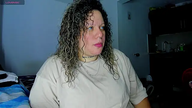 Snapshot of mariana_maze chatting on 01-12-25, 04:42 mariana maze online show from 01-12-25, 04:42