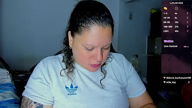 Snapshot of mariana_maze chatting on 01-28-25, 05:11 mariana maze online show from 01-28-25, 05:11