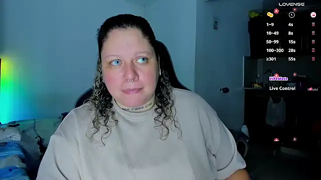 Snapshot of mariana_maze chatting on 02-16-25, 05:15 mariana maze online show from 02-16-25, 05:15