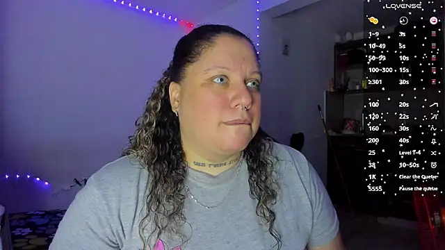 Snapshot of mariana_maze chatting on 10-15-25, 05:51 mariana maze online show from 10-15-25, 05:51