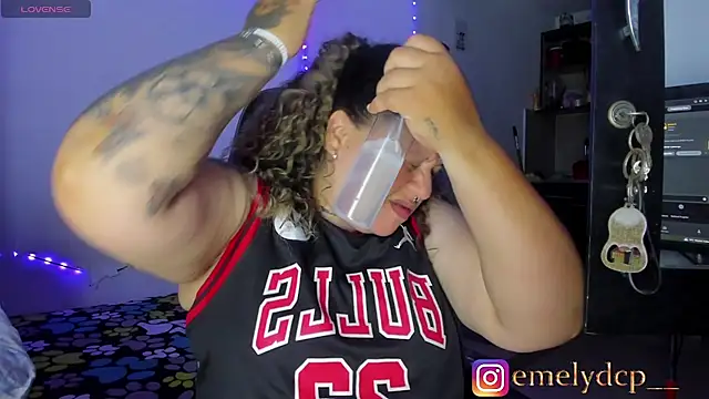 Snapshot of mariana_maze chatting on 10-19-25, 05:41 mariana maze online show from 10-19-25, 05:41