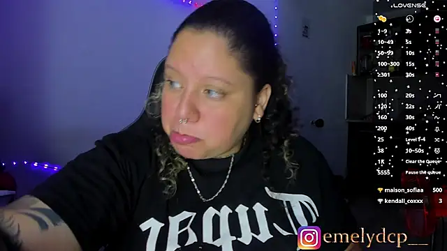 Snapshot of mariana_maze chatting on 10-27-25, 04:27 mariana maze online show from 10-27-25, 04:27