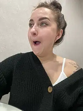 Snapshot of ellie_ssexy chatting on 02-15-25, 09:15 ellie ssexy online show from 02-15-25, 09:15