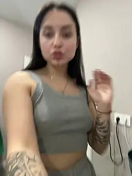 Snapshot of ellie_ssexy chatting on 03-13-25, 06:01 ellie ssexy online show from 03-13-25, 06:01