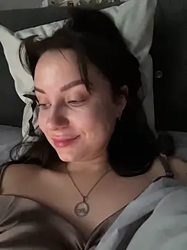 Snapshot of ellie_ssexy chatting on 03-17-25, 04:08 ellie ssexy online show from 03-17-25, 04:08