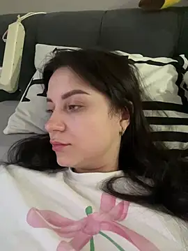 Snapshot of ellie_ssexy chatting on 03-18-25, 04:15 ellie ssexy online show from 03-18-25, 04:15