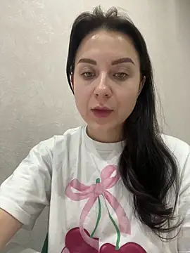 Snapshot of ellie_ssexy chatting on 03-19-25, 04:14 ellie ssexy online show from 03-19-25, 04:14