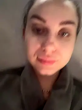 Snapshot of ellie_ssexy chatting on 09-19-25, 04:14 ellie ssexy online show from 09-19-25, 04:14