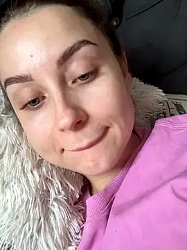 Snapshot of ellie_ssexy chatting on 10-01-25, 04:18 ellie ssexy online show from 10-01-25, 04:18