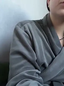 Snapshot of ellie_ssexy chatting on 10-11-25, 04:12 ellie ssexy online show from 10-11-25, 04:12