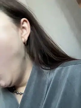 Snapshot of ellie_ssexy chatting on 11-18-25, 05:23 ellie ssexy online show from 11-18-25, 05:23