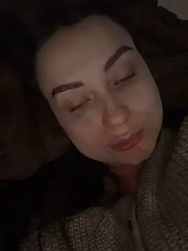 Snapshot of ellie_ssexy chatting on 11-25-25, 04:12 ellie ssexy online show from 11-25-25, 04:12