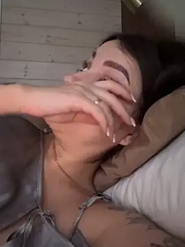 Snapshot of ellie_ssexy chatting on 11-27-25, 05:20 ellie ssexy online show from 11-27-25, 05:20