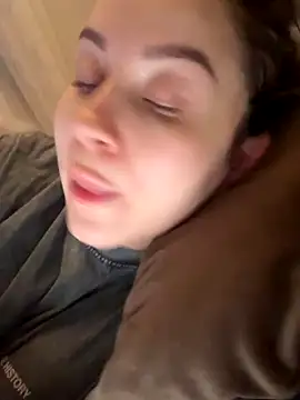 Snapshot of ellie_ssexy chatting on 12-16-25, 05:23 ellie ssexy online show from 12-16-25, 05:23