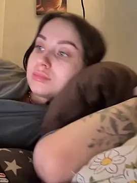 Snapshot of ellie_ssexy chatting on 12-18-25, 05:24 ellie ssexy online show from 12-18-25, 05:24