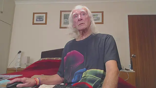 WaverlyKernow online show from 11-19-25, 02:06