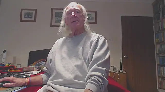 Snapshot of WaverlyKernow chatting on 01-07-26, 11:45 WaverlyKernow online show from 01-07-26, 11:45