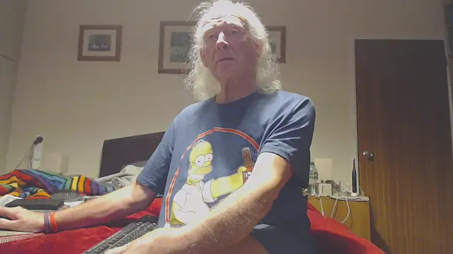 Snapshot of WaverlyKernow chatting on 01-12-26, 10:09 WaverlyKernow online show from 01-12-26, 10:09