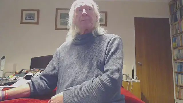 Snapshot of WaverlyKernow chatting on 02-01-26, 09:08 WaverlyKernow online show from 02-01-26, 09:08