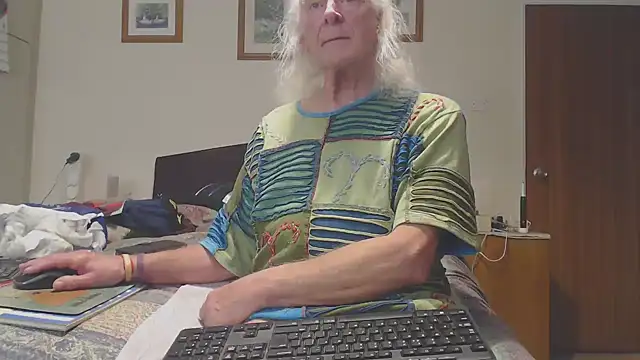 Snapshot of WaverlyKernow chatting on 03-19-26, 09:24 WaverlyKernow online show from 03-19-26, 09:24