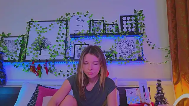 Real Tini online show from 12-16-24, 01:11