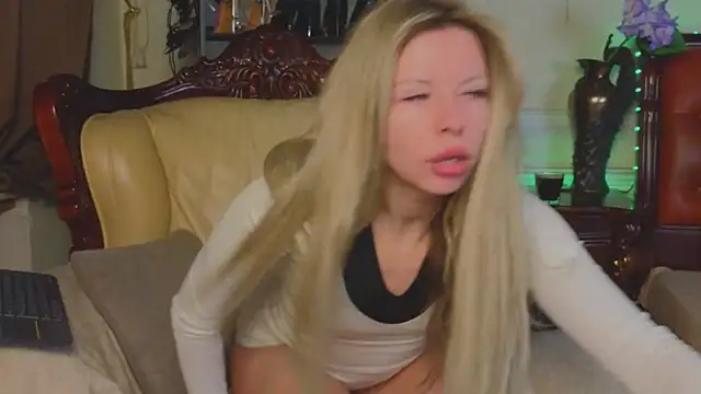 Real Tini online show from 04-03-26, 06:11