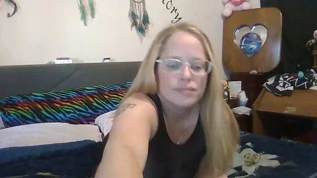 Snapshot of Toybox13_Pika chatting on 10-22-25, 03:45 Toybox13 Pika online show from 10-22-25, 03:45