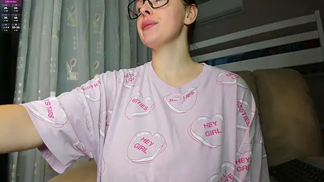 Snapshot of lecherous_wife chatting on 09-11-25, 05:24 lecherous wife online show from 09-11-25, 05:24