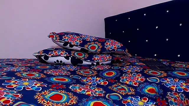 Snapshot of Aliice_Doll chatting on 12-26-24, 10:41 Aliice Doll online show from 12-26-24, 10:41