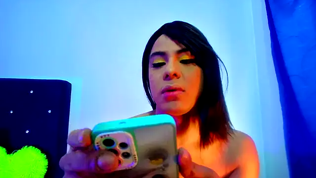 Snapshot of Aliice_Doll chatting on 09-21-25, 04:19 Aliice Doll online show from 09-21-25, 04:19