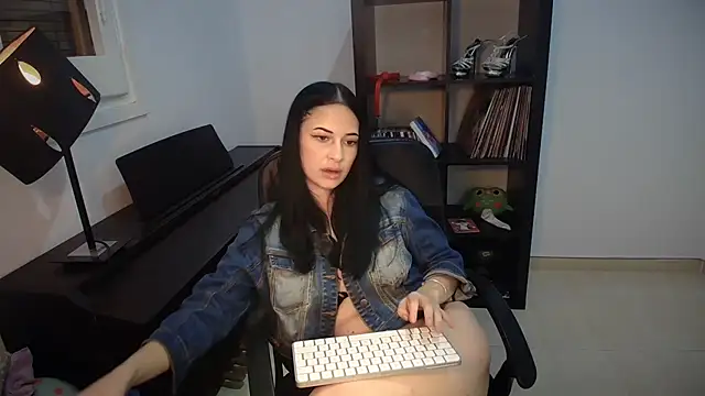 Windy butterfly online show from 10-15-25, 07:03