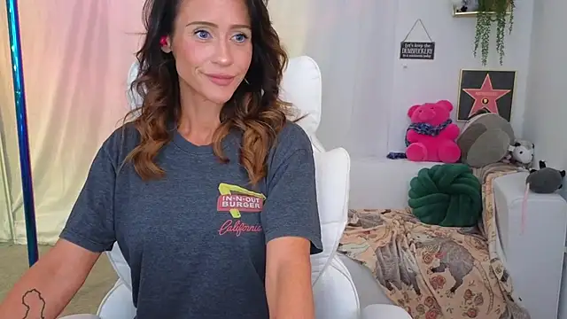 Aprilreign online show from 03-21-25, 02:07