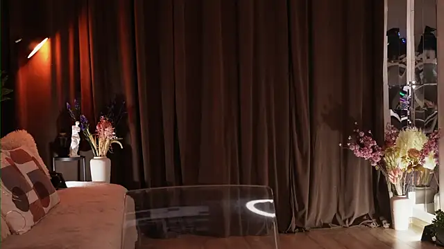 VictoriaMorrone online show from 11-20-25, 08:52