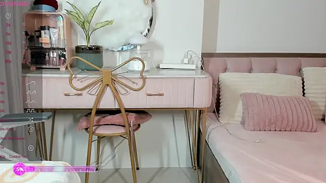  Joliie  online show from 01-31-25, 01:45