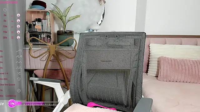  Joliie  online show from 02-02-25, 04:54