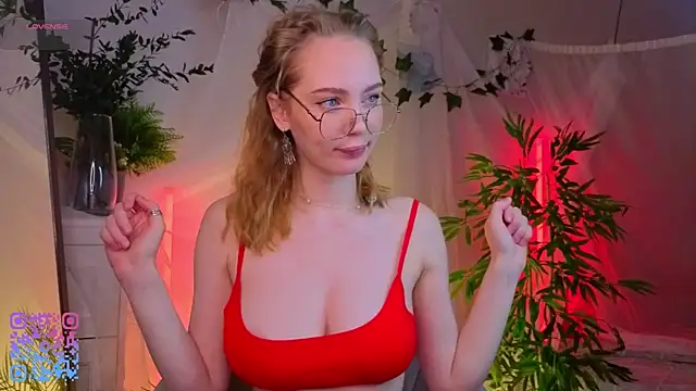 SoniaScott online show from 10-21-25, 01:06