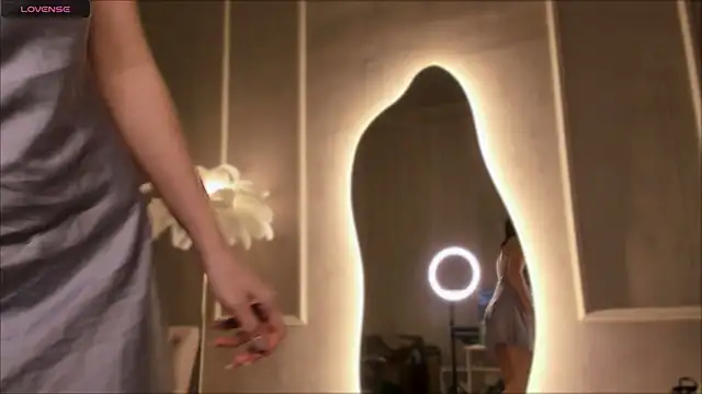 Eli Llie online show from 02-26-25, 01:30