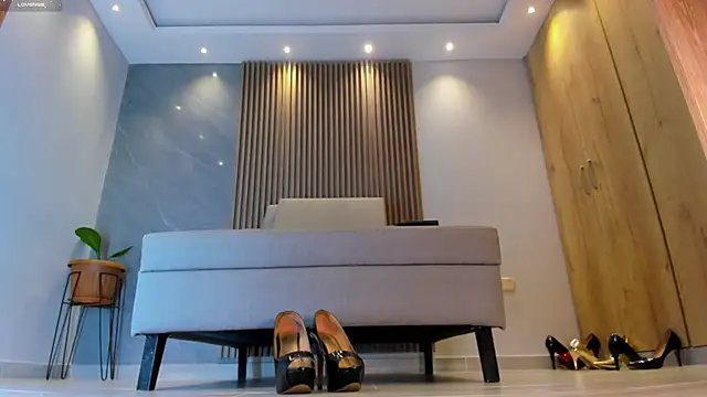 Katherinlevinee1 online show from 12-16-24, 10:34