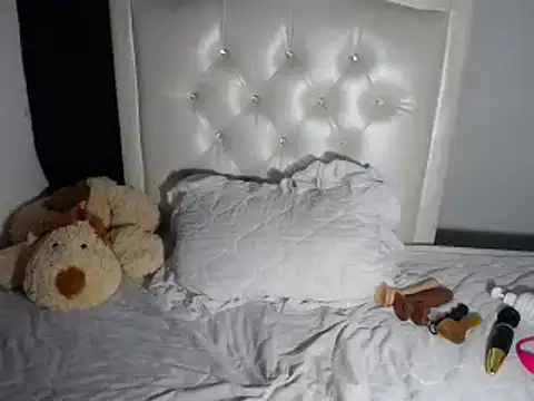 milk azahara online show from 11-24-25, 06:24