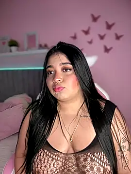 Snapshot of Emily_cooper20 chatting on 12-18-25, 11:33 Emily cooper20 online show from 12-18-25, 11:33