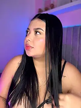 Snapshot of Emily_cooper20 chatting on 02-19-26, 01:23 Emily cooper20 online show from 02-19-26, 01:23