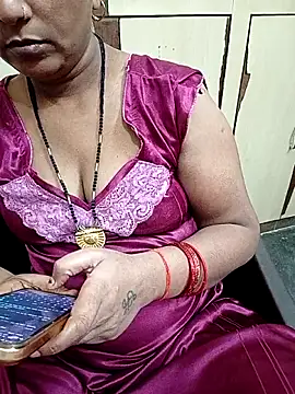 reemacouple007 online show from 10-08-25, 04:37