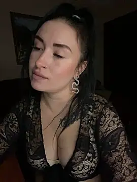 Snapshot of Roxana_Bell chatting on 10-24-25, 07:10 Roxana Bell online show from 10-24-25, 07:10