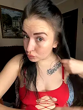 Snapshot of Roxana_Bell chatting on 11-11-25, 07:03 Roxana Bell online show from 11-11-25, 07:03